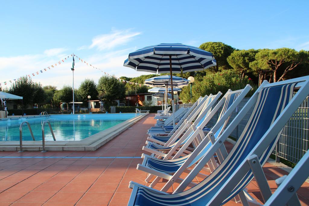 Iron Gate Marina3B Hotel Sarzana Exterior photo
